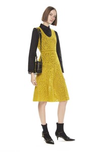 29-m-missoni-pre-fall-2017.thumb.jpg.ab30045006f9a7e11c5b62ebb4be47c4.jpg