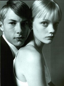 ARCHIVIO - Vogue Italia (April 1998) - A Whiter Shade Of Pale - 016.jpg