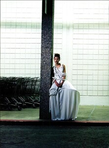 ARCHIVIO - Vogue Italia (March 2006) - One Night In Las Vegas - 013.jpg