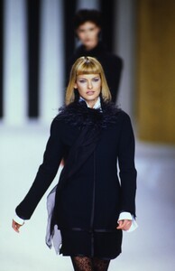 298944670_valentino-fw-1994(2).thumb.jpg.aa2e8ba37aa78762ac505767233b2b5c.jpg