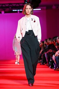 3-1-Philipp-Lim-RTW-FW17-New-York-4857-1487003036.thumb.jpg.0f7b728379d0d47171496135ef8157f4.jpg