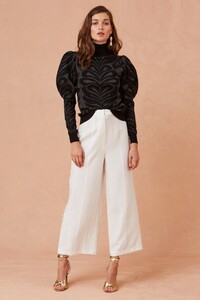 302001024_said_it_knit_top_001-black_302001105_new_look_pant_101-porcelain_nh_0560-8_1024x1024.thumb.jpg.60958e3eb0e97b1eb031fb01fc86653f.jpg