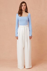 302001025_sunflower_knit_top_458-sky_302001122_breakaway_pant_741-vanilla_nh_0209-edit-10_1024x1024.thumb.jpg.8ff237065a79c42ba8e2889f839f3bc2.jpg