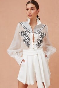 302001050_delta_shirt_101-porcelain_302001069_breakaway_short_741-vanilla_nh_3863-edit_1024x1024.thumb.jpg.170e694bf1ca7df7ebf3e72f76e2eaad.jpg