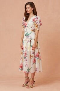 302001063-1_about_us_midi_dress_105-creme_botanic_floral_g_1379_1024x1024.thumb.jpg.bcac3a39c084758d650266802440e62b.jpg