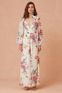 302001065-1_about_us_jumpsuit_105-creme_botanic_floral_sh_1386_1024x1024.thumb.jpg.c5a87c76b137c8bd566397b60ee409dd.jpg