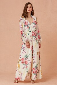 302001065-1_about_us_jumpsuit_105-creme_botanic_floral_sh_1394-32_1024x1024.thumb.jpg.e11873ac1dd9de1c8ec3827ca54330ca.jpg