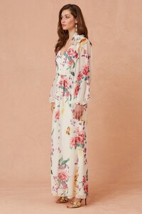 302001065-1_about_us_jumpsuit_105-creme_botanic_floral_sh_1413_1024x1024.thumb.jpg.c83bbaca5210df541cbcbab42c993c6b.jpg