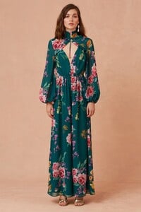 302001065-1_about_us_jumpsuit_442-jade_botanic_floral_nh_1571-33_1024x1024.thumb.jpg.0c2c847cc385e740b6cdd47088422bfe.jpg