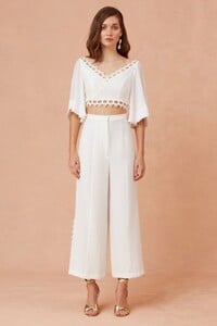302001102_new_look_top_101-porcelain_302001105_new_look_pant_101-porcelain_sh_0460-45_1024x1024.thumb.jpg.cd3c666c994437b8cf72603835477a4e.jpg
