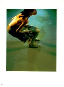 ARCHIVIO - Vogue Italia (March 1999) - Floating - 005.jpg