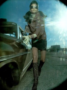 ARCHIVIO - Vogue Italia (December 1999) - Danger High Voltage - 001.jpg