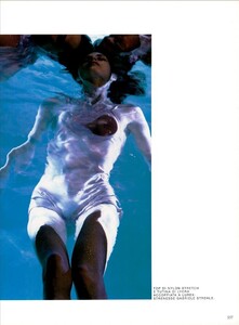 ARCHIVIO - Vogue Italia (March 1999) - Floating - 024.jpg