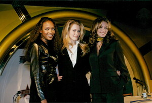 Elle Macpherson, Naomi Campbell and Claudia Schiffer in Barcelona.jpg
