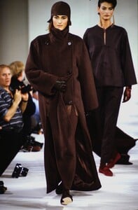 446819656_isaac-mizrahi-fw-1990(6).thumb.jpg.0a9c9f4d8227de43d5a9008edd6abd0b.jpg