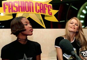 Fashion cafe.jpg