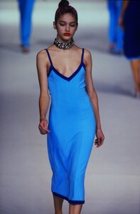 501756054_korina-blumarine-ss-1997(7).thumb.jpg.20458b2f726e612a36aff706f6c4d3c3.jpg