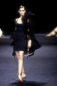 522190672_ChristianDior1994HauteCouture37.thumb.jpg.443b2d41b2ba70e5b0e7741130fe1360.jpg