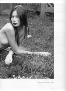 531499198_Gravure3(Fall-Winter2009)-NestingInstinct-022.thumb.jpg.a53285de2ac1f02ba7bed5efc0bdcbcf.jpg