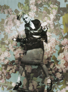 Vogue Italia (November 2008) - The Enchanted Garden - 010.jpg