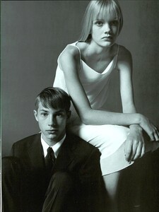 ARCHIVIO - Vogue Italia (April 1998) - A Whiter Shade Of Pale - 020.jpg