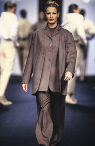 555505514_Lanvin1993WomenRTW62.thumb.jpg.0b8585c762aecae11c6f2506a1c5b1c9.jpg