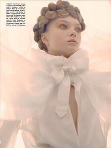 ARCHIVIO - Vogue Italia (February 2008) - Nuances - 004.jpg