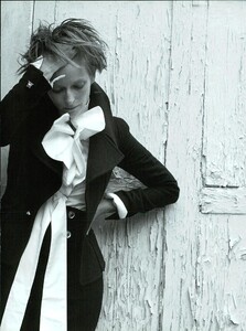 ARCHIVIO - Vogue Italia (September 2007) - Tilda Swinton - 014.jpg