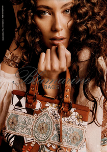 611753995_Inez__Vinoodh_Blumarine_Spring_Summer_2005_07.thumb.png.20fbe0f4ff2bd73e26227ca609fe5e19.png