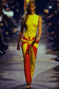 616097064_dirk-bikkembergs-spring-1997(12).thumb.jpg.77f91680cb264a894c8ef38a7031d954.jpg