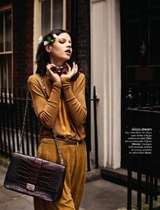 Elle France #3430 (September 23, 2011) - Swinging Classiques - 003.jpg