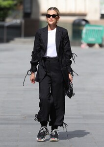         rob150520BZNimage107.jpg