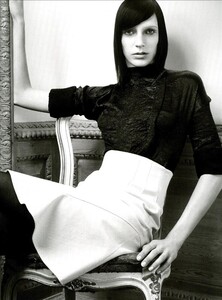 ARCHIVIO - Vogue Italia (November 2002) - The Fashion And The Glam - 005.jpg