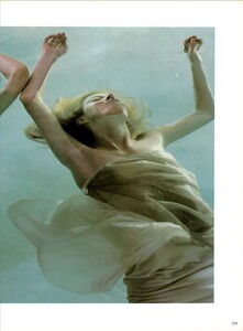 ARCHIVIO - Vogue Italia (March 1999) - Floating - 018.jpg
