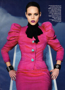 Harper's Bazaar US (November 2009) - What's Glam Now - 003.jpg