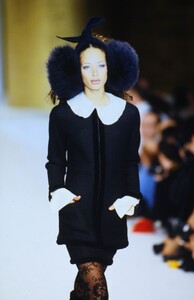 642353042_valentino-fw-1994(9).thumb.jpg.dec59309ecb85131714975f90e4ae813.jpg