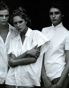 ARCHIVIO - Vogue Italia (May 2003) - The Power Of The White Shirt - 002.jpg