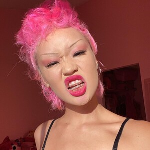 665803029_chinqpink15889674702304748641178419165_1929720278.thumb.jpg.50895fa071360e8c517b801475ee6890.jpg