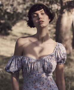 667793663_15_THEHIVE_MODELS_EMMABOYD_BOOK.thumb.jpg.8ec15cf78568780758be562a08efa915.jpg