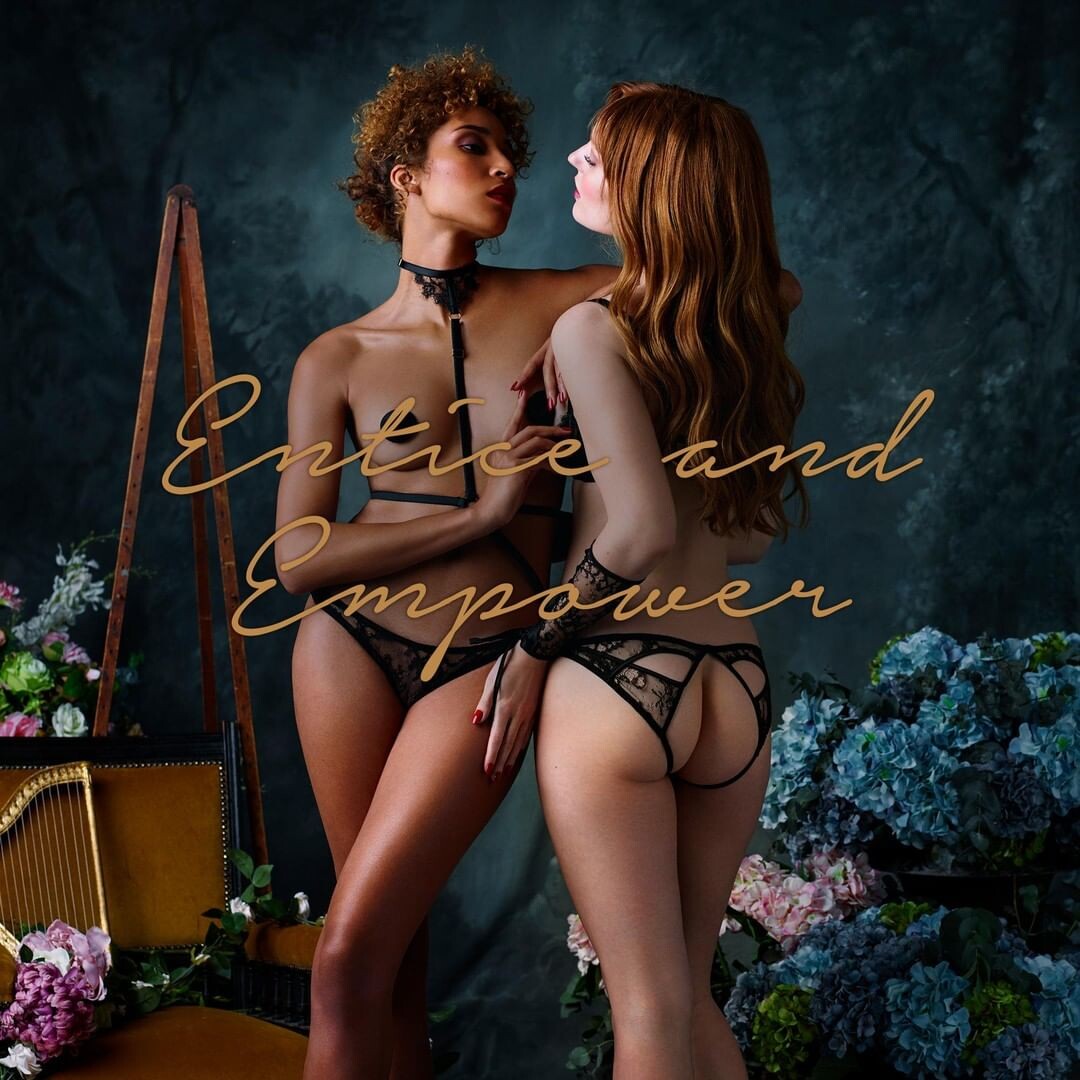 https://www.bellazon.com/main/uploads/monthly_2020_05/668891831_IshiomaOkenmorElleDowlingcoco_de_mer5.jpg.613e266706d9063f2c2b360a4113fb61.jpg