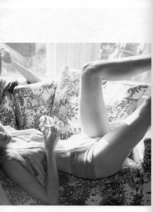 673769512_Gravure3(Fall-Winter2009)-NestingInstinct-010.thumb.jpg.40c8968c98b42b290068ee726087ca38.jpg