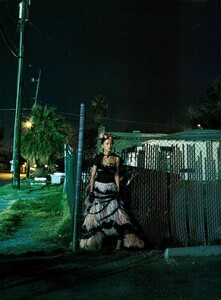 ARCHIVIO - Vogue Italia (March 2006) - One Night In Las Vegas - 005.jpg