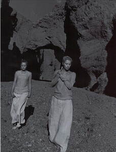 ARCHIVIO - Vogue Italia (April 1998) - Deserto, Un Racconto - 009.jpg