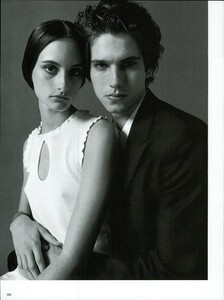 ARCHIVIO - Vogue Italia (April 1998) - A Whiter Shade Of Pale - 005.jpg