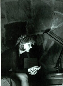 ARCHIVIO - Vogue Italia (April 1997) - Courtney Love - 019.png