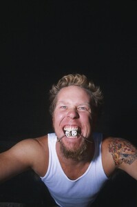 740full-james-hetfield.jpg