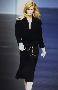 742794275_valentino-fw-1995(11).thumb.jpg.210babf21d1e7b682ee779d2f5a7cf6c.jpg