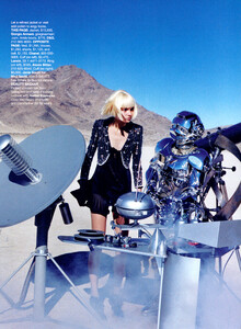 Harper’s Bazaar US (March 2007) - Metallic Moment - 004.jpg