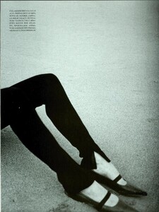 ARCHIVIO - Vogue Italia (December 1997) - Lungomare di Rabat Marocco - 010.jpg