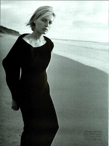 ARCHIVIO - Vogue Italia (December 1997) - Lungomare di Rabat Marocco - 007.jpg